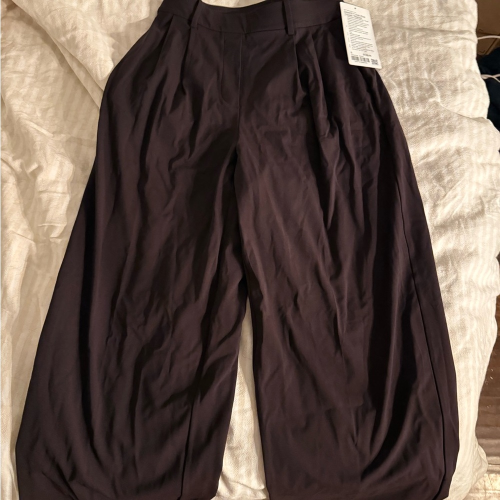 lululemon athletica Wide-Leg Pleated Pants in Dark Brown